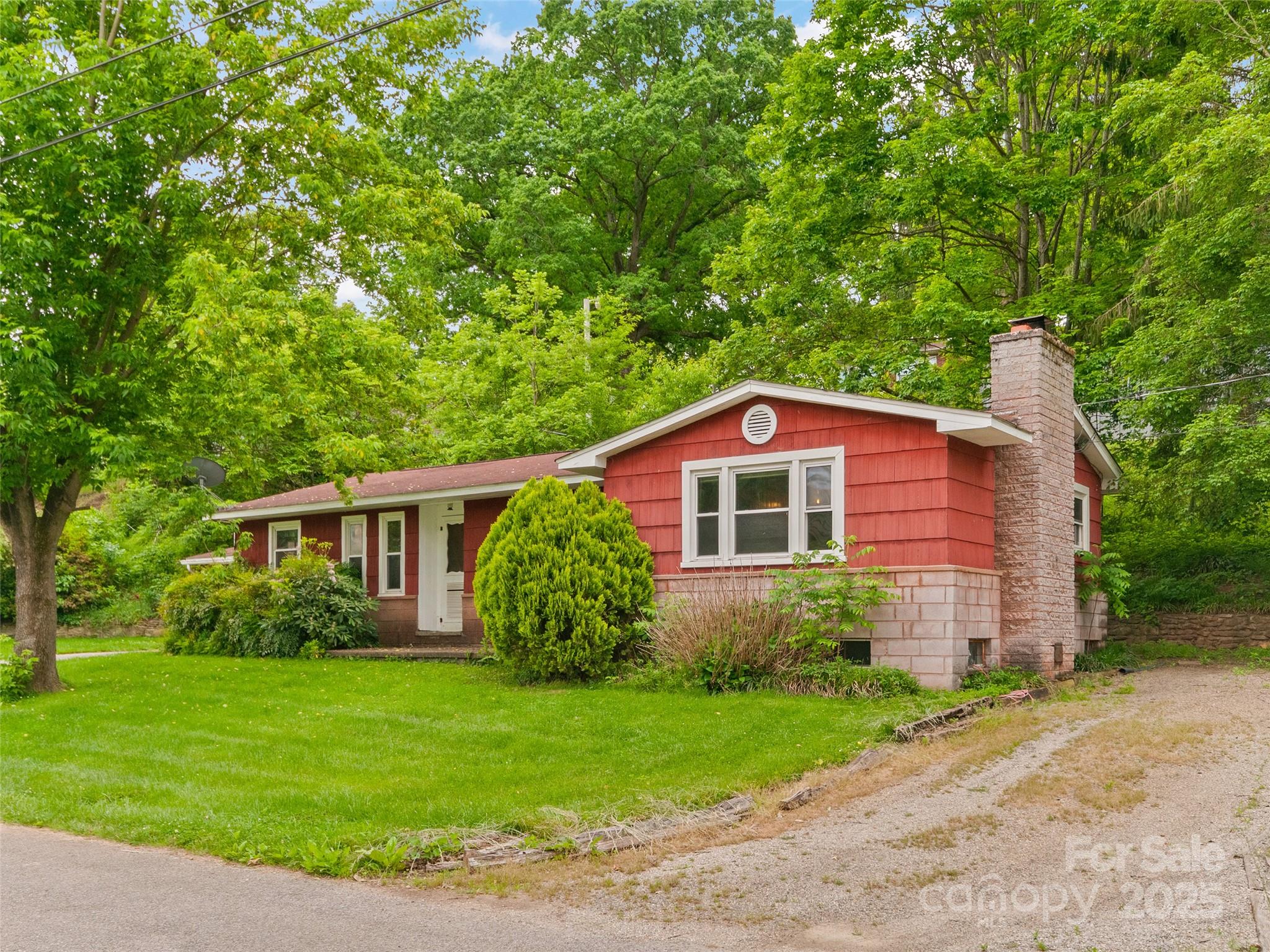 49 Caring Place Loop, Clyde, NC 28721