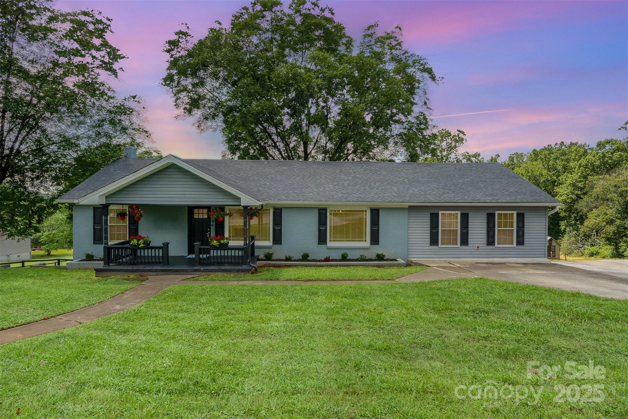 1164 Bradford Mountain Road, Lenoir, NC 28645