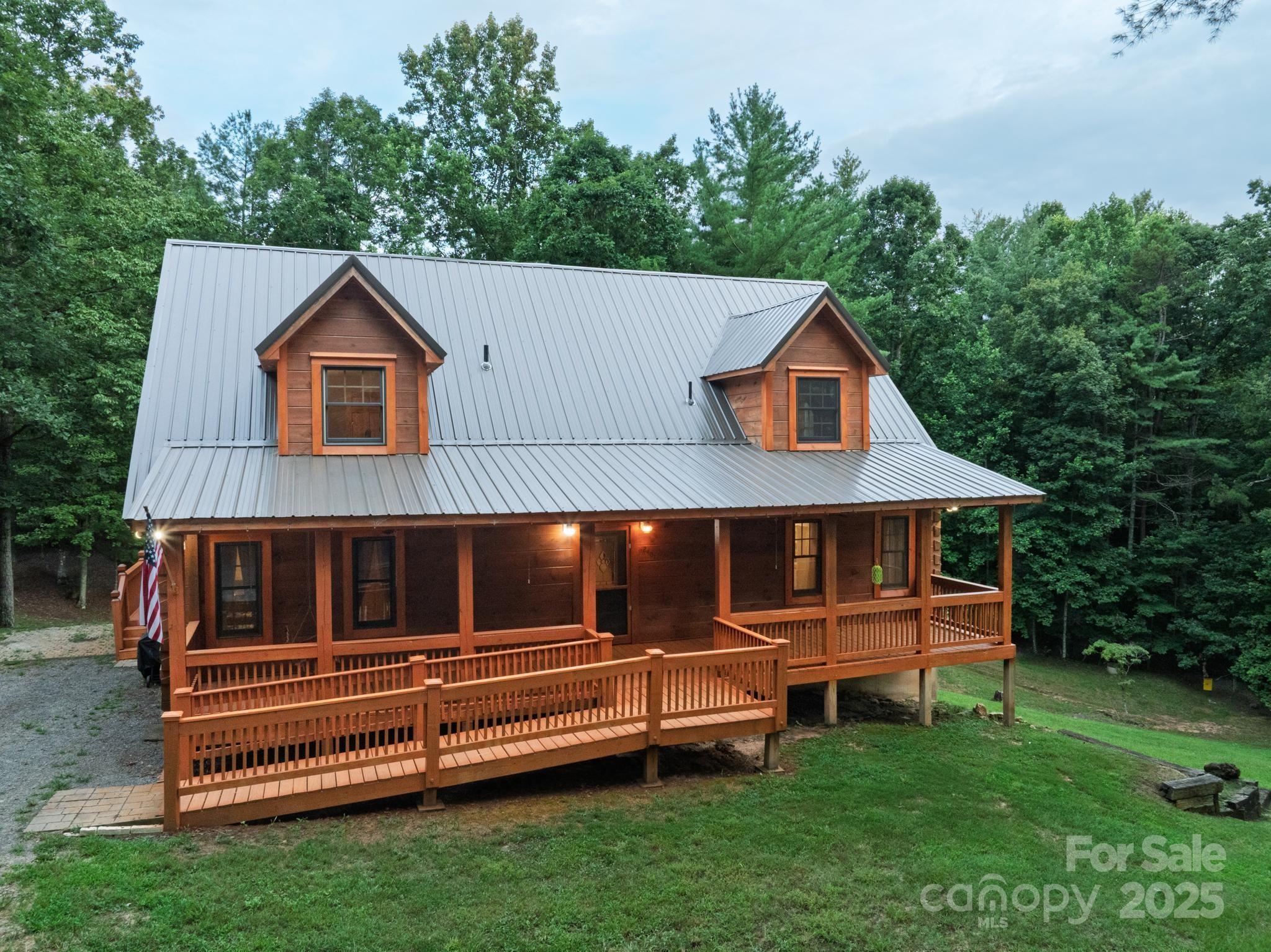 2401 Hundred Acres Lane, Lenoir, NC 28645