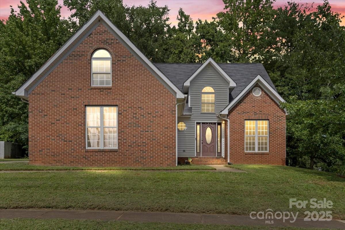 7337 Rosehall Drive, Charlotte, NC 28227