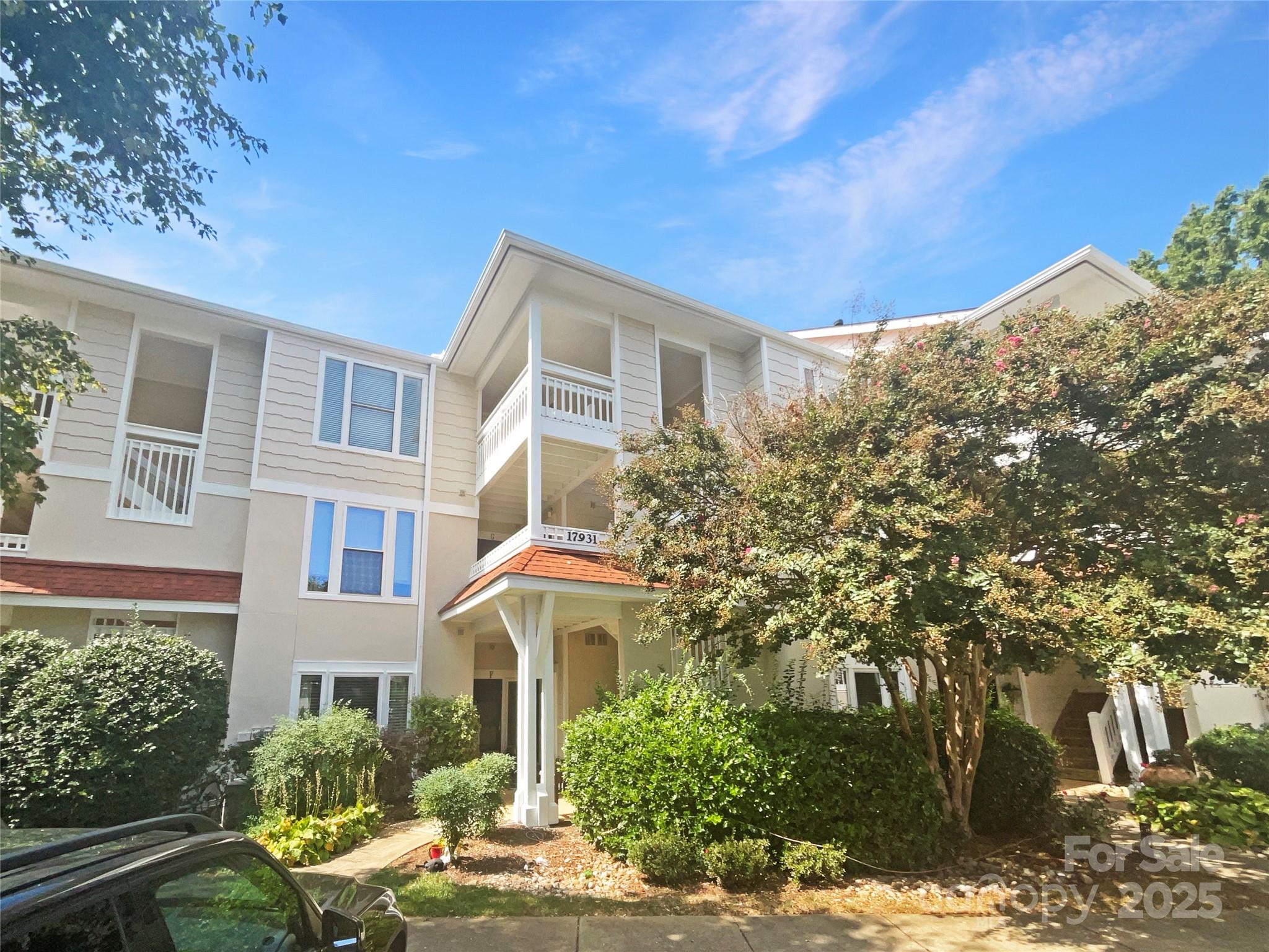 17931 Kings Point Drive, Cornelius, NC 28031