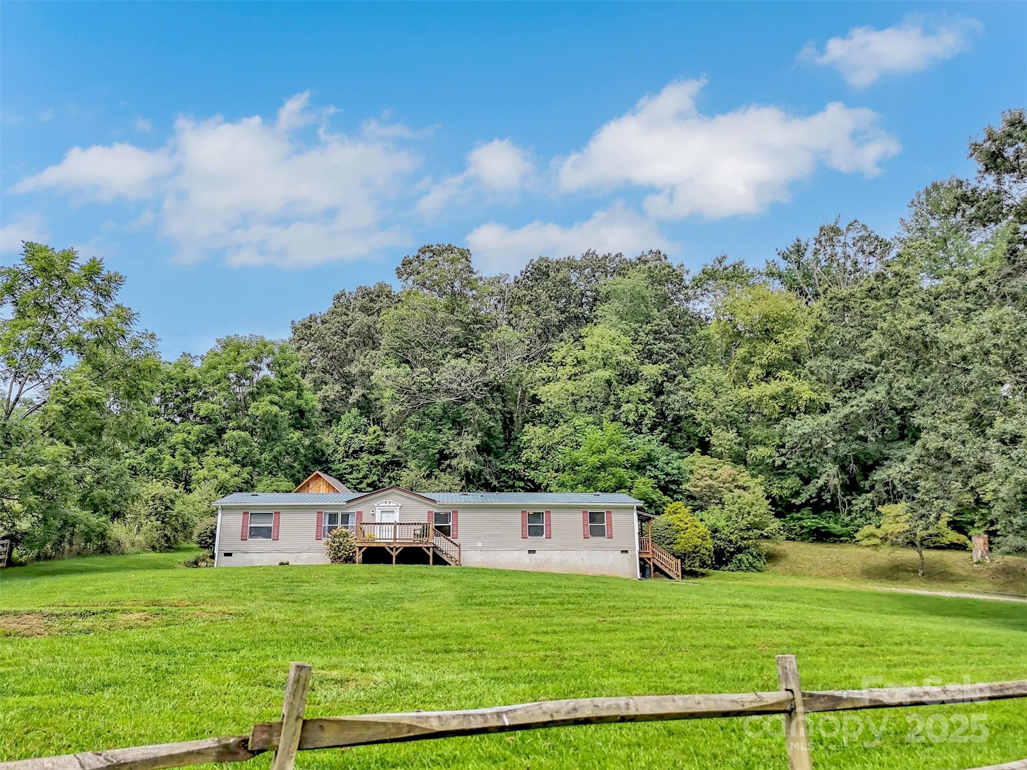 21 Crooked Trail, Canton, NC 28716