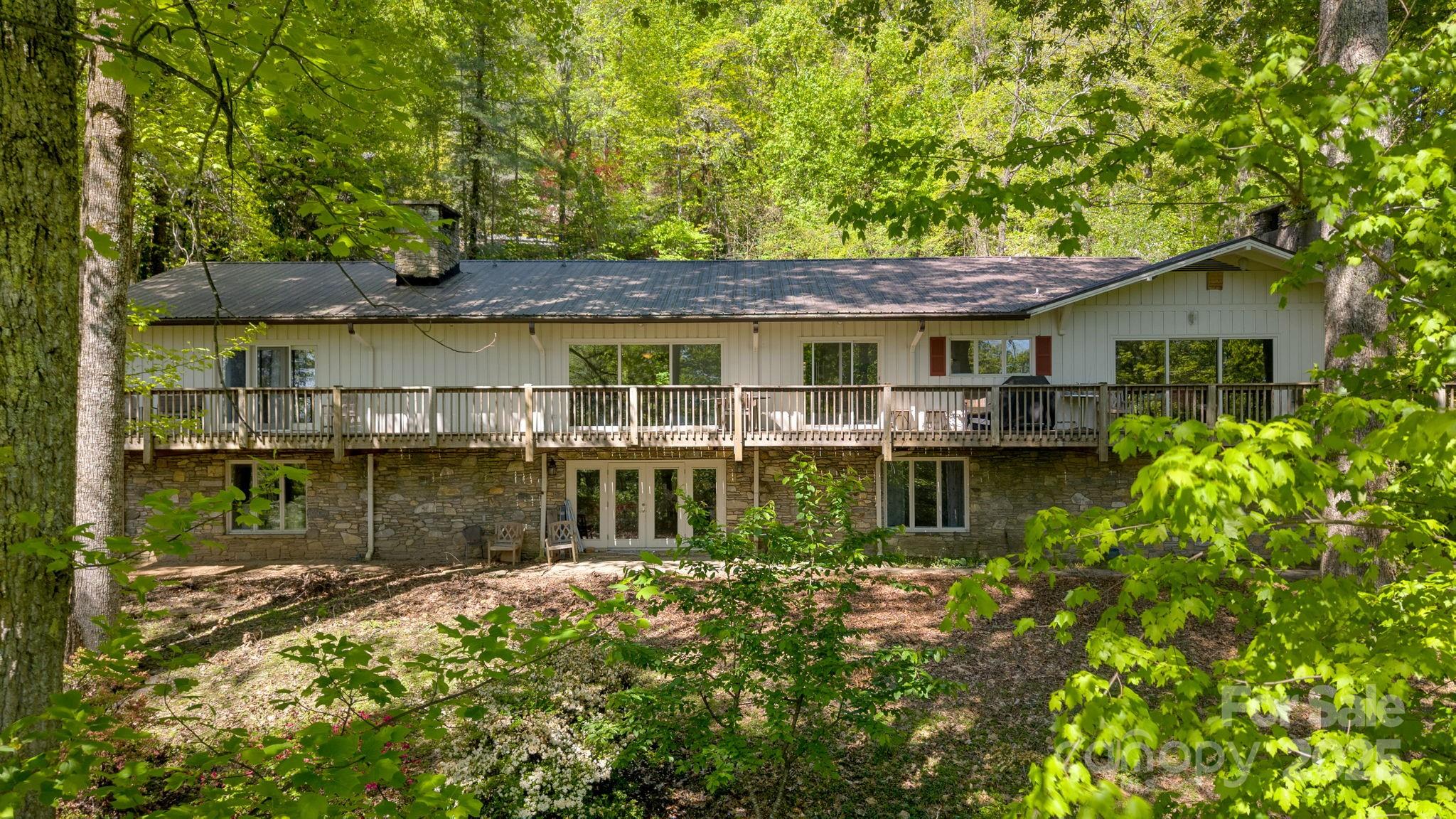 1412 Valmont Drive, Hendersonville, NC 28791