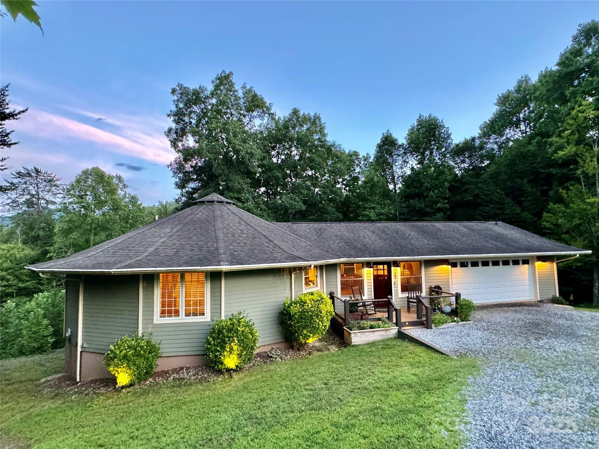 939 Morgan Hill Road, Black Mountain, NC 28711