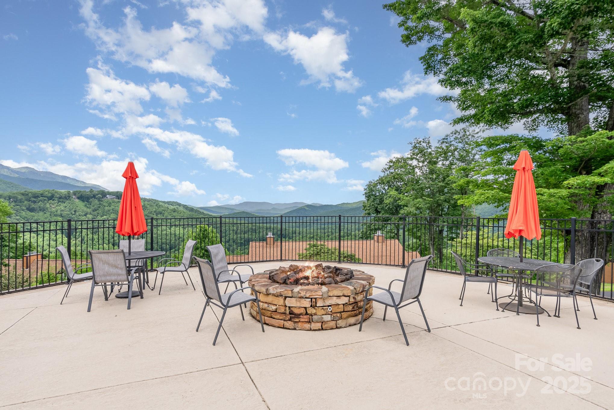 508 Over Look Drive, Burnsville, NC 28714