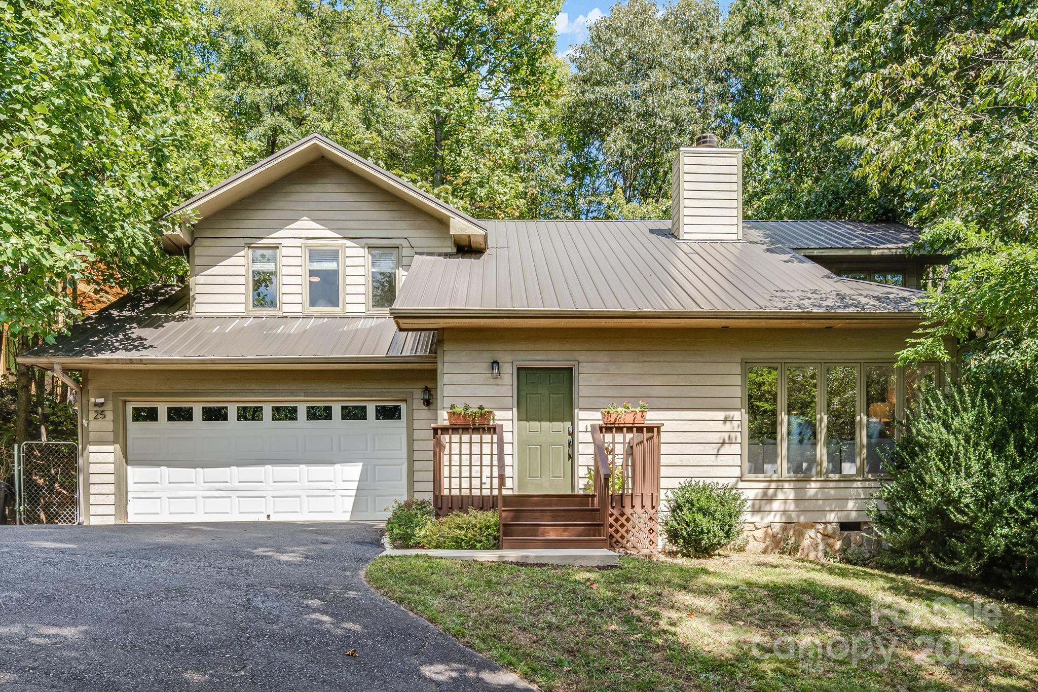 25 Lovebird Lane, Candler, NC 28715