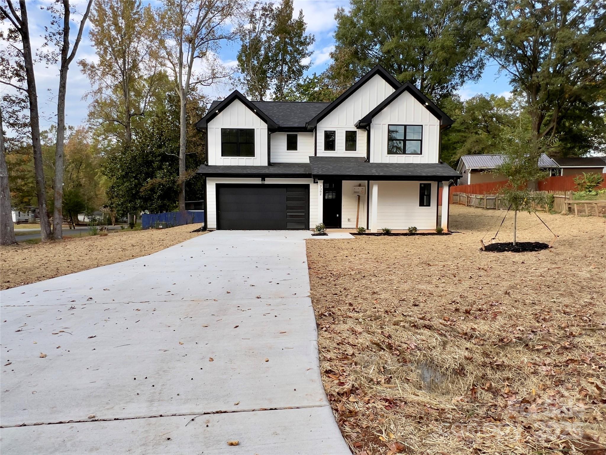 7302 Lanterntree Lane, Charlotte, NC 28215