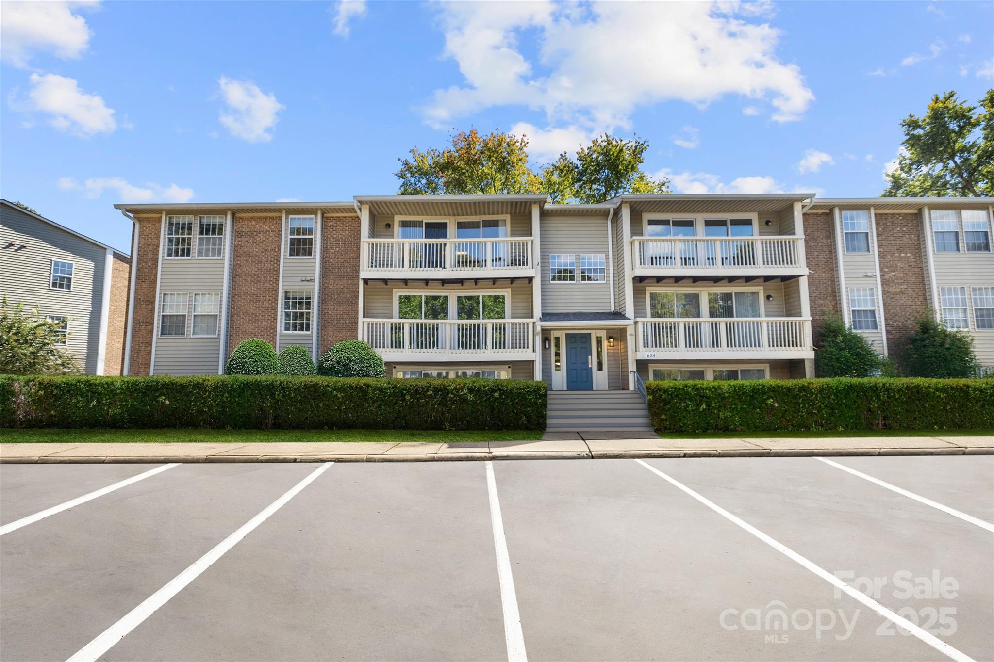 1634 Arlyn Circle, Charlotte, NC 28213