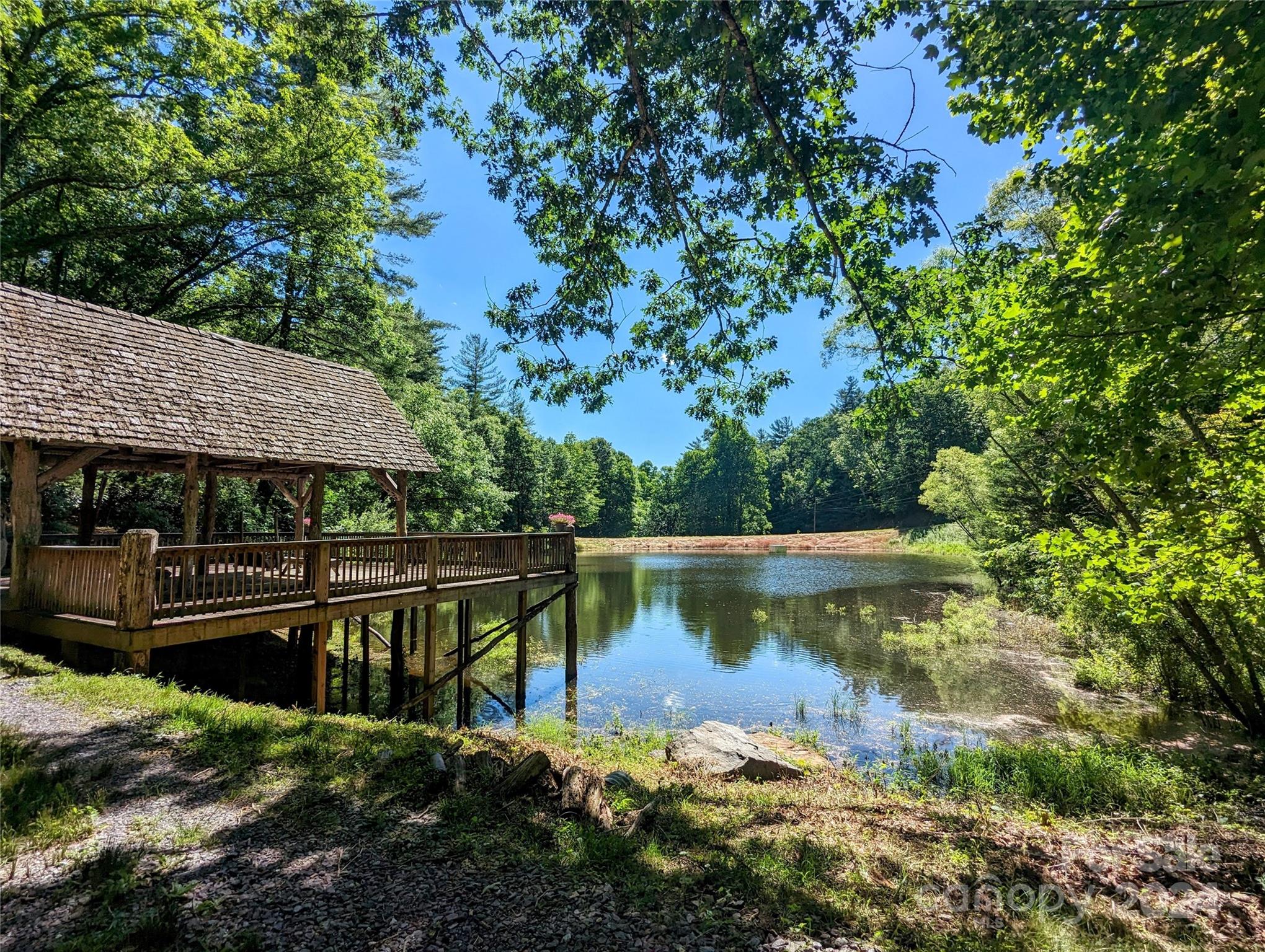 001 Shoal Pond Cove, Burnsville, NC 28714