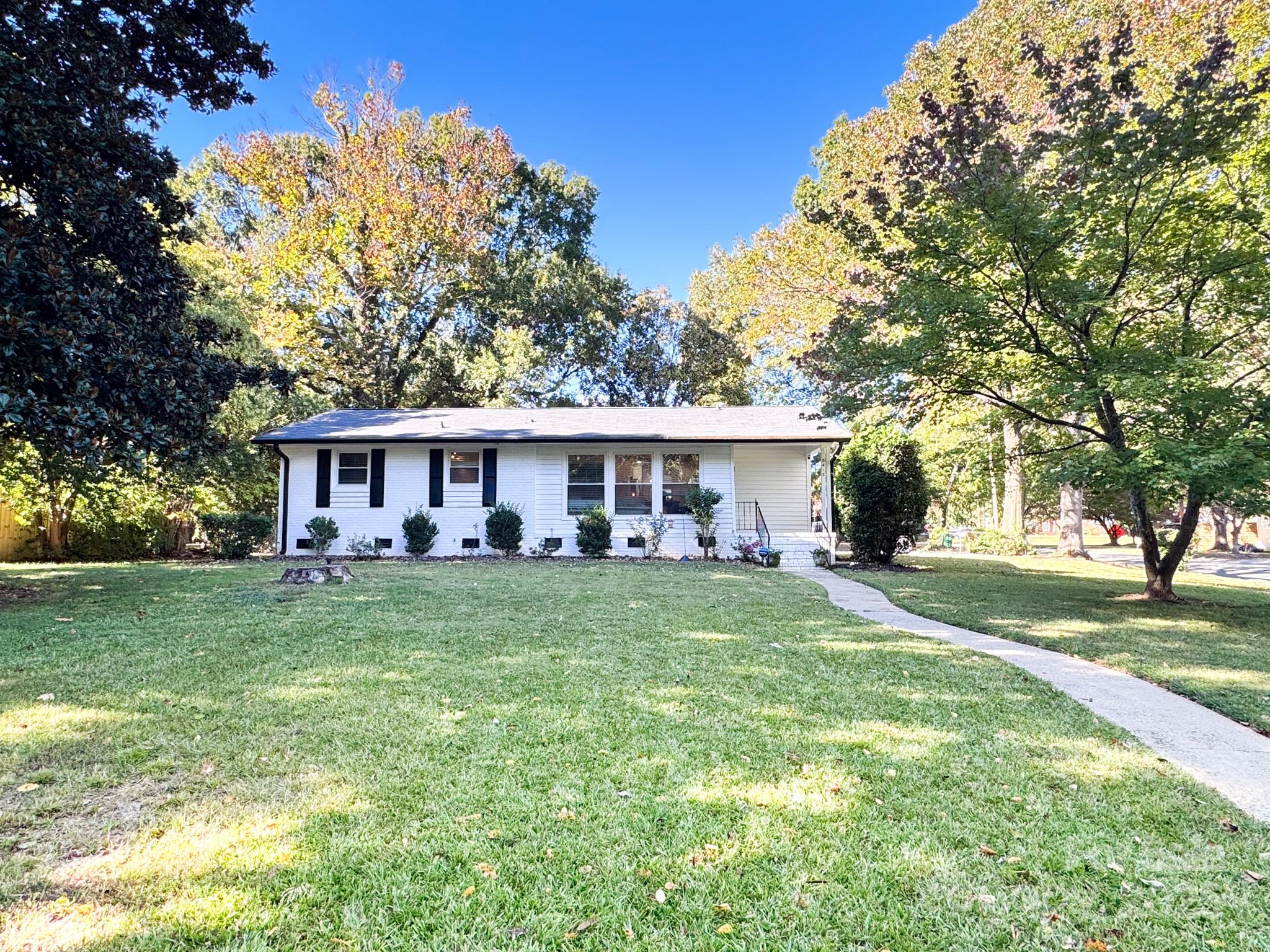 5415 Larchmont Avenue, Charlotte, NC 28215