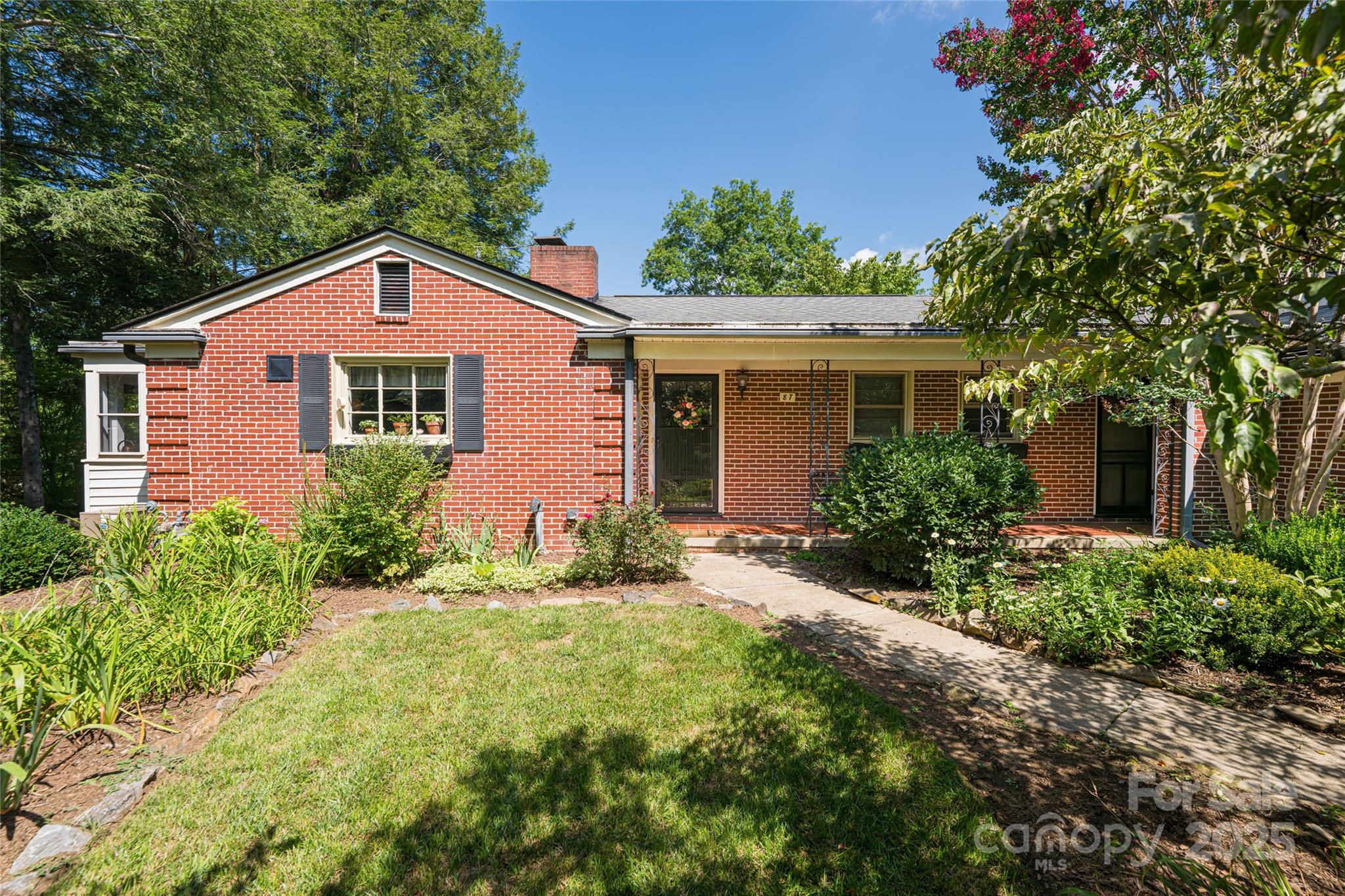 87 Shorewood Drive, Asheville, NC 28804