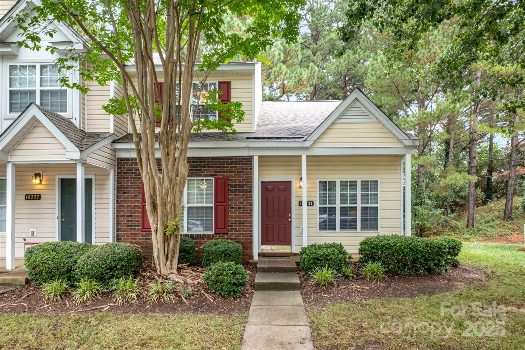 10231 Reindeer Way Lane, Charlotte, NC 28216