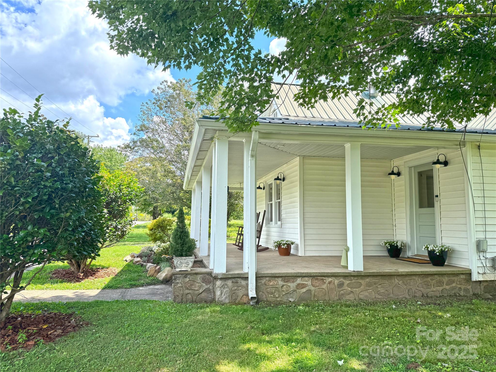 227 Lawson Street, Hot Springs, NC 28743