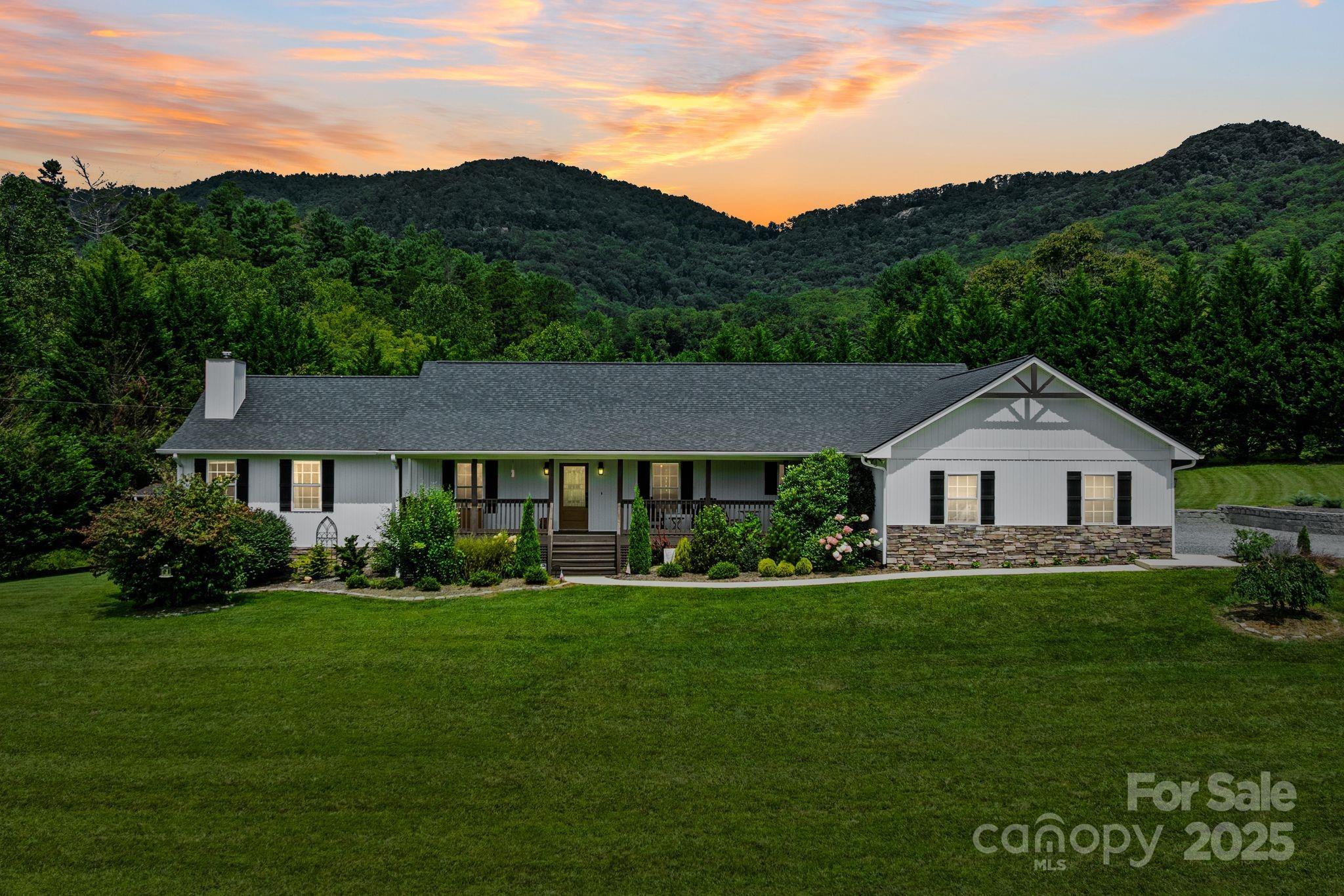 6 Sayles Town Road, Fairview, NC 28730