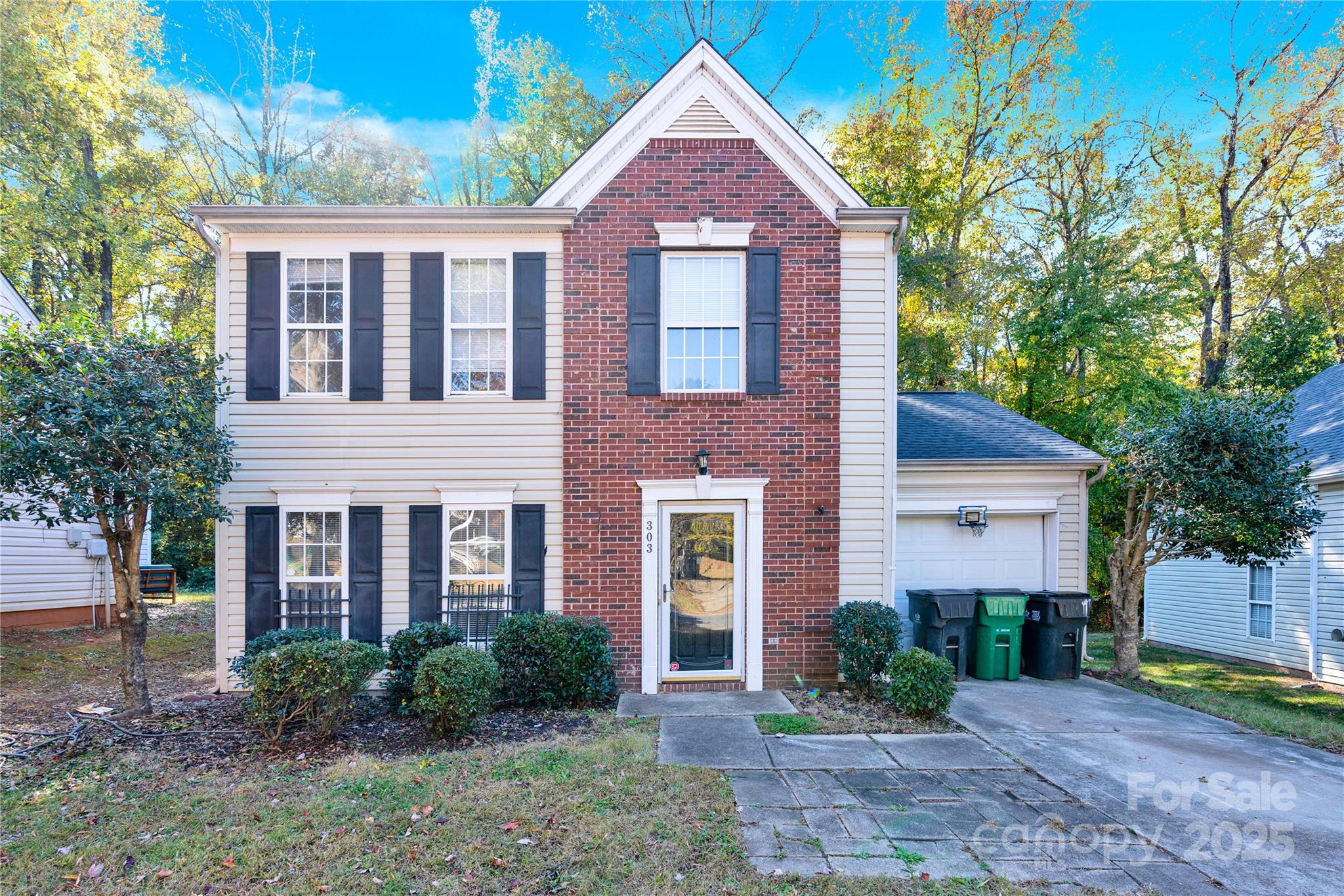 303 Winding Canyon Drive, Charlotte, NC 28214